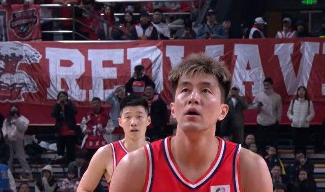 yl23455永利官网-突发！郭艾伦受到重伤，被担架送往医院，恐赛季报销