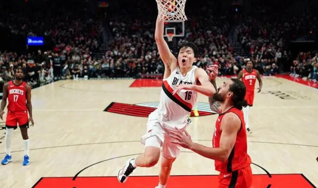 yl23455永利平台-赛季最低！开拓者43-50猛龙，杨瀚森6分钟3篮板！